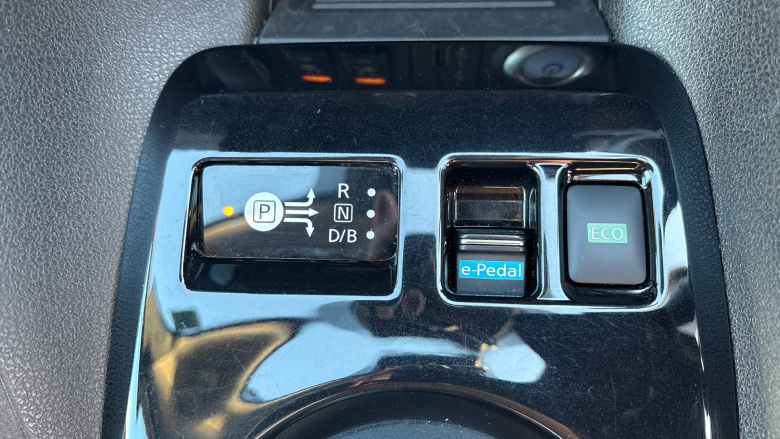 Nissan LEAF 110kW Tekna 39kWh 5dr Auto Electric Hatchback